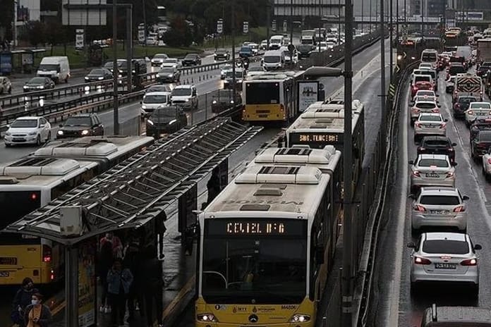 1 Ocak toplu taşıma ücretsiz mi? İstanbul'da bugün otobüs, metrobüs, Marmaray, metro ücretsiz mi, bedava mı?