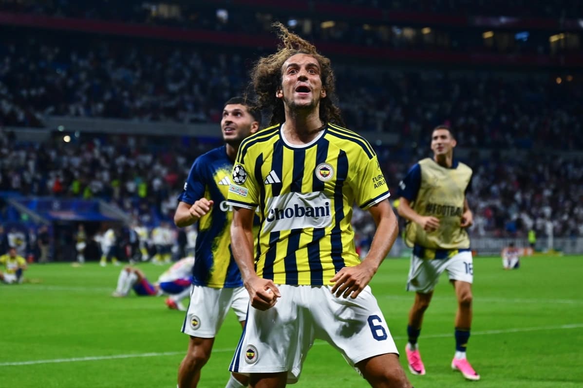 UEFA'dan Fenerbahçe ve iki futbolcuya disiplin soruşturması