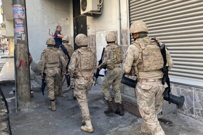 Jandarma'dan 1 milyar TL'lik siber suç operasyonu