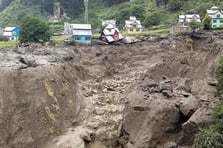 Cammu Keşmir’de meydana gelen yoğun yağışlarda çok sayıda kişi hayatını kaybetti