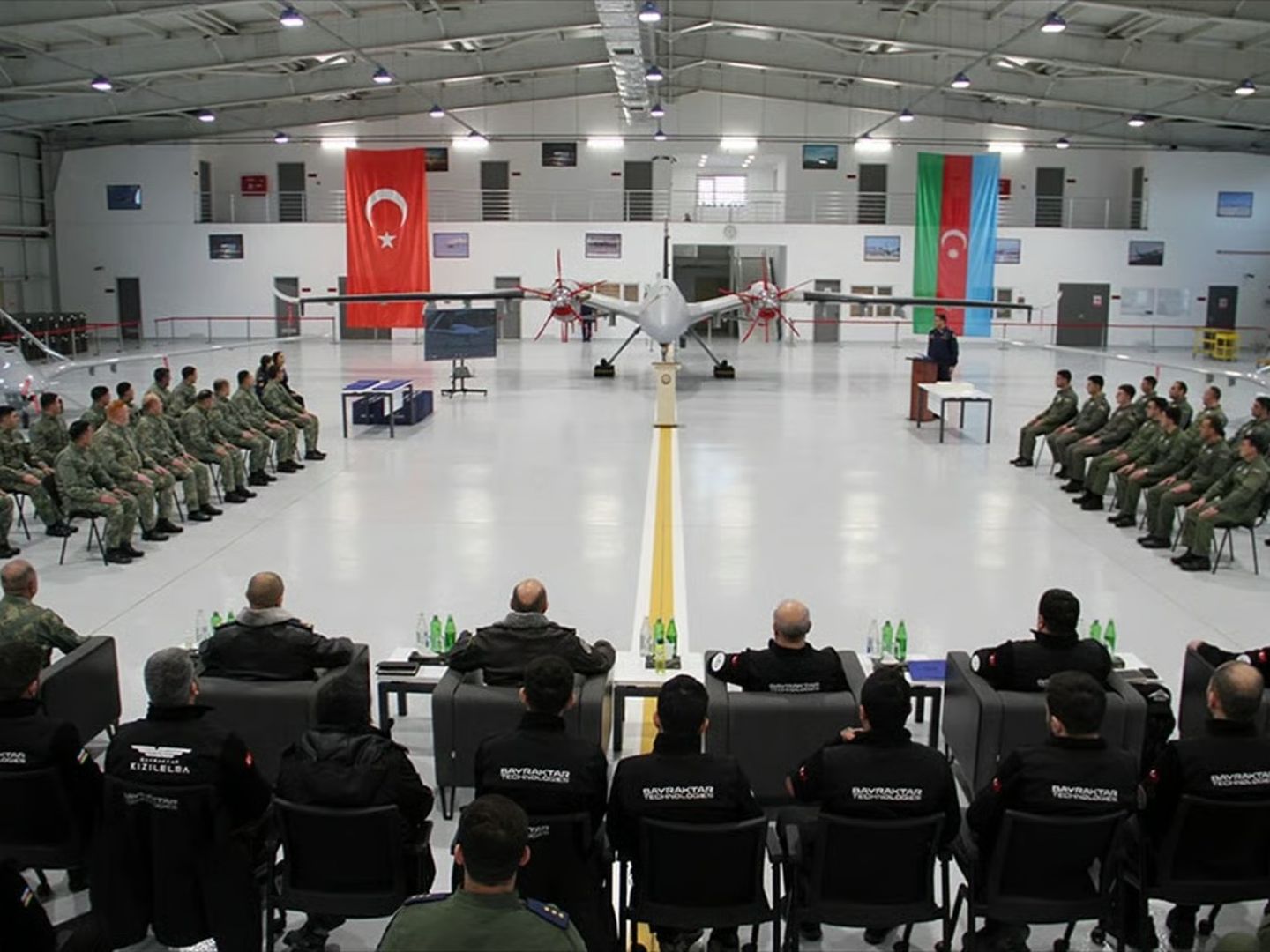 Azerbaycan'da, Bayraktar TB2 uzmanlık kursu ilk mezunlarını verdi