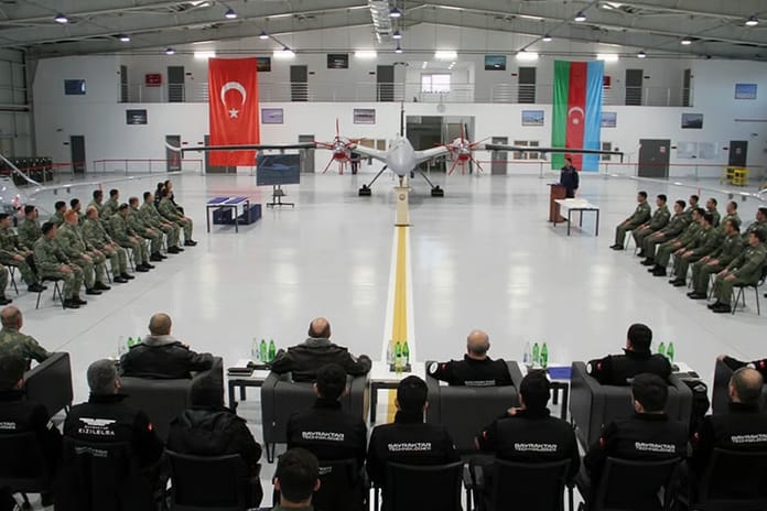 Azerbaycan'da, Bayraktar TB2 uzmanlık kursu ilk mezunlarını verdi