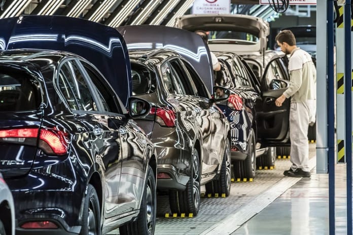 2025'in ilk 4 ayında otomobil üretimi düştü