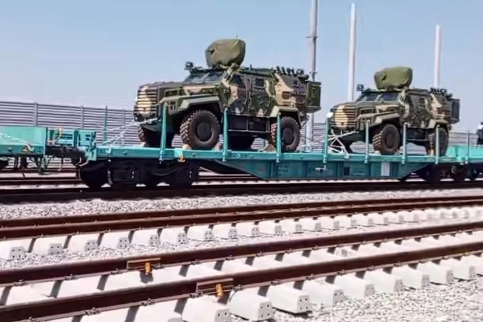 Marmaray'da görenleri şaşırtan manzara: Avrupa'ya giden zırhlı araçlar tüp geçitten geçti