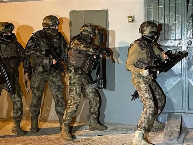 Casperlar suç örgütüne büyük darbe: 21 ildeki operasyonlarda 96 gözaltı