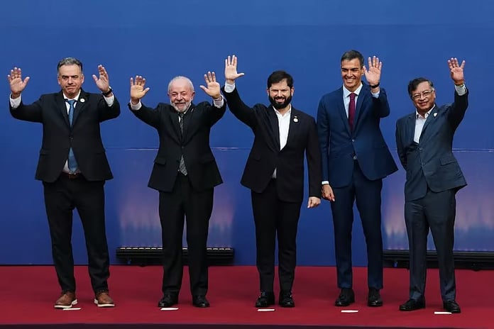 Sanchez Latin Amerika'da demokrasi çağrısı yaptı