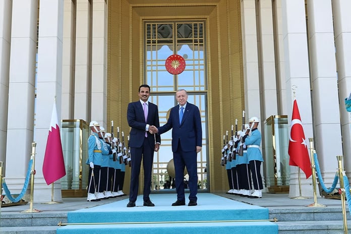 Middle East Eye: Türkiye ve Katar, Ortadoğu'da vazgeçilmez aktörler haline geliyor