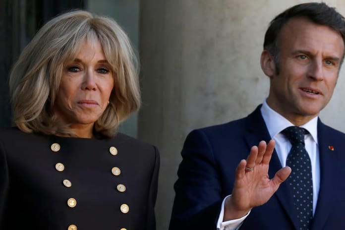 Macron’a Vietnam’da “tokatlı karşılama” sosyal medyayı salladı