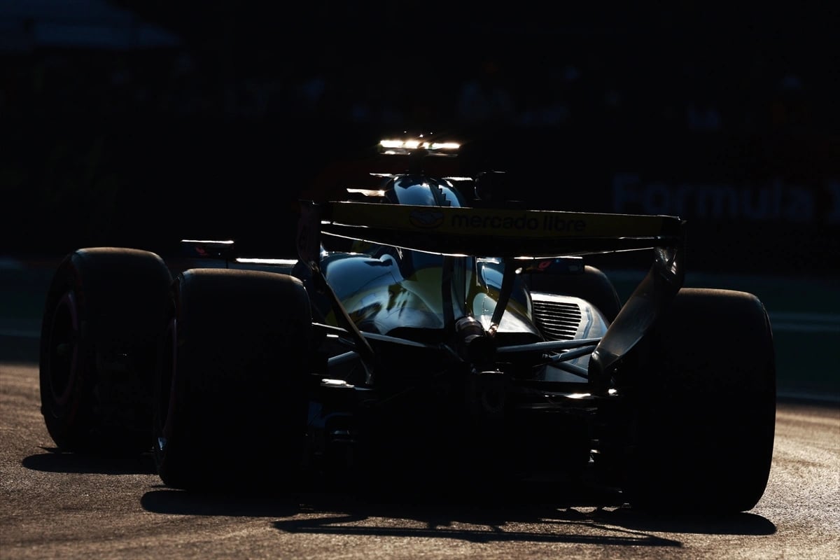 F1 Meksika GP'sinde antrenman zamanı 