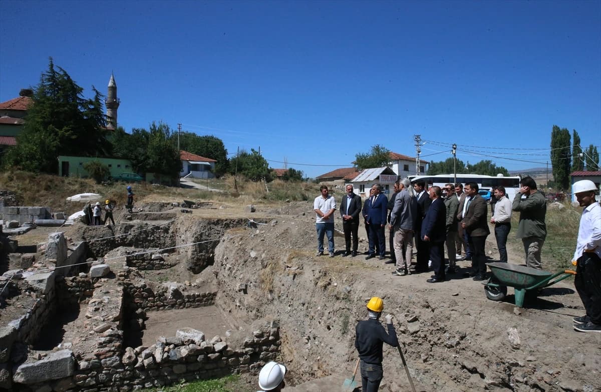 Sebastapolis Antik Kenti gün yüzüne çıkıyor
