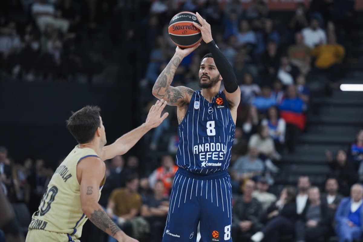 Anadolu Efes'ten son saniye zaferi