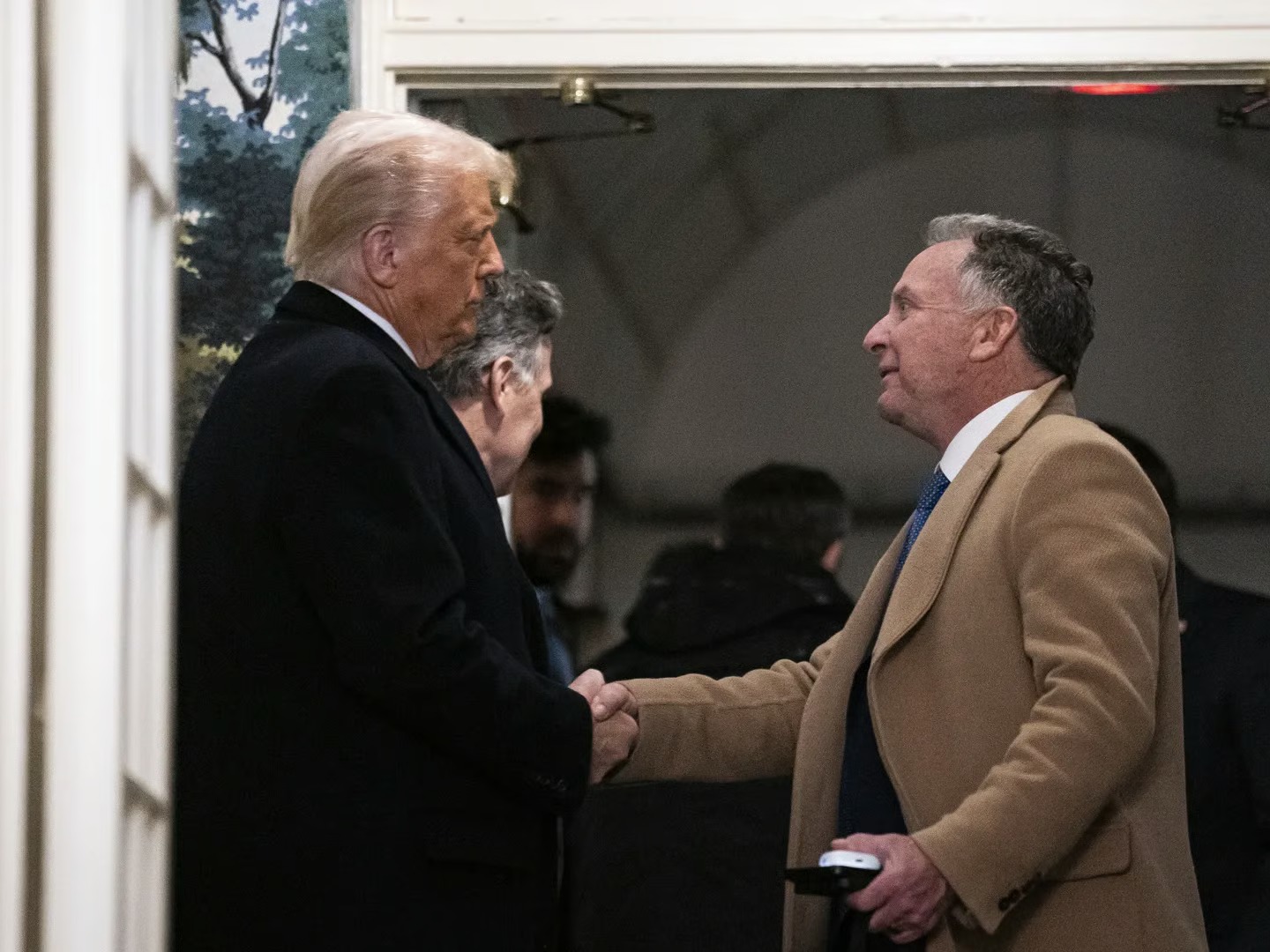 Trump Team Seeks Iran Talks to Halt War, Strike Nuclear Deal