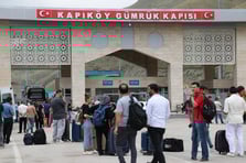 İranlı turistlerden İsrail saldırılarına tepki: Bizim de bombalarımız İsrail'e gidecek