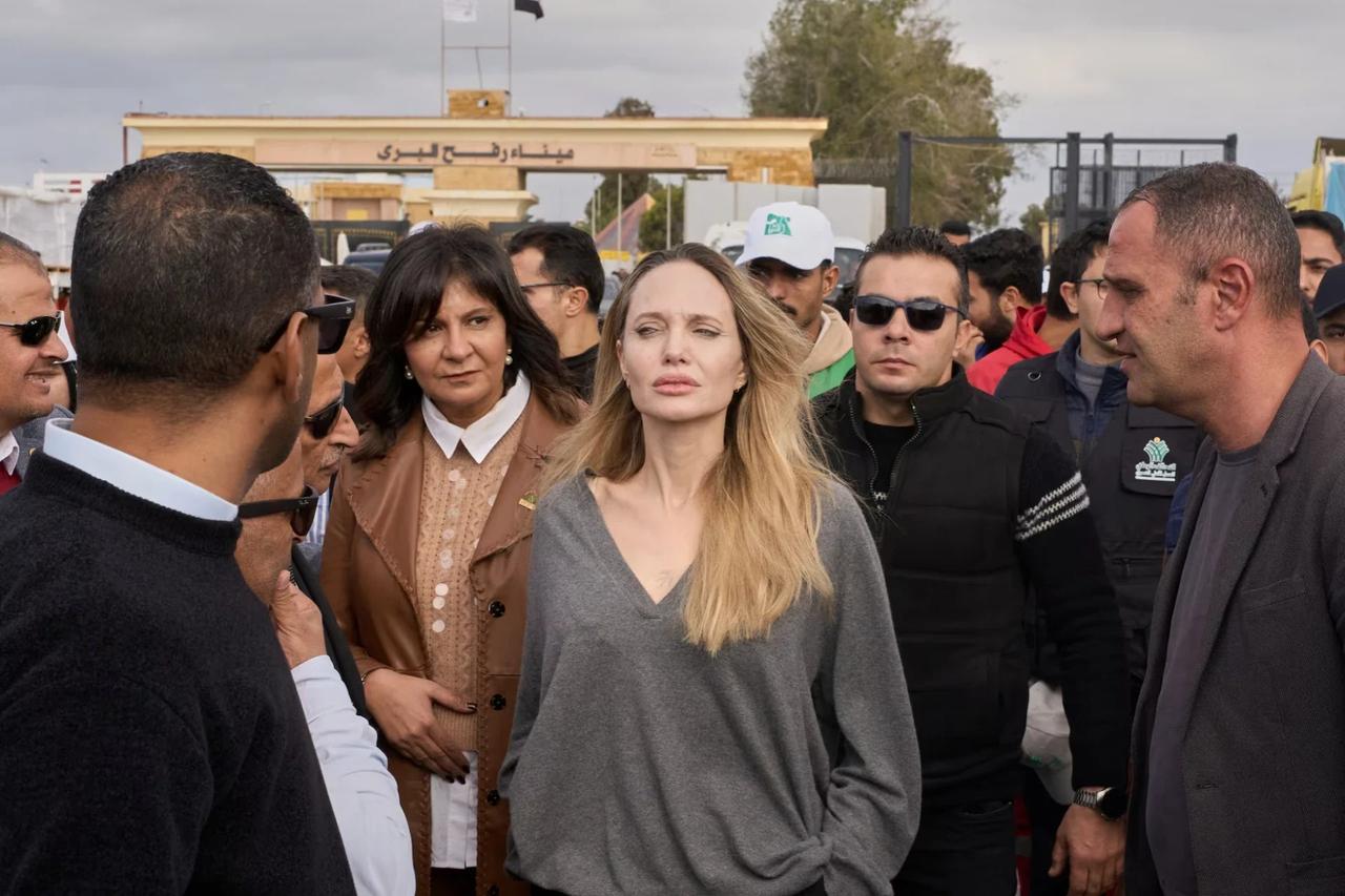 Angelina Jolie Refah sınırını ziyaret etti