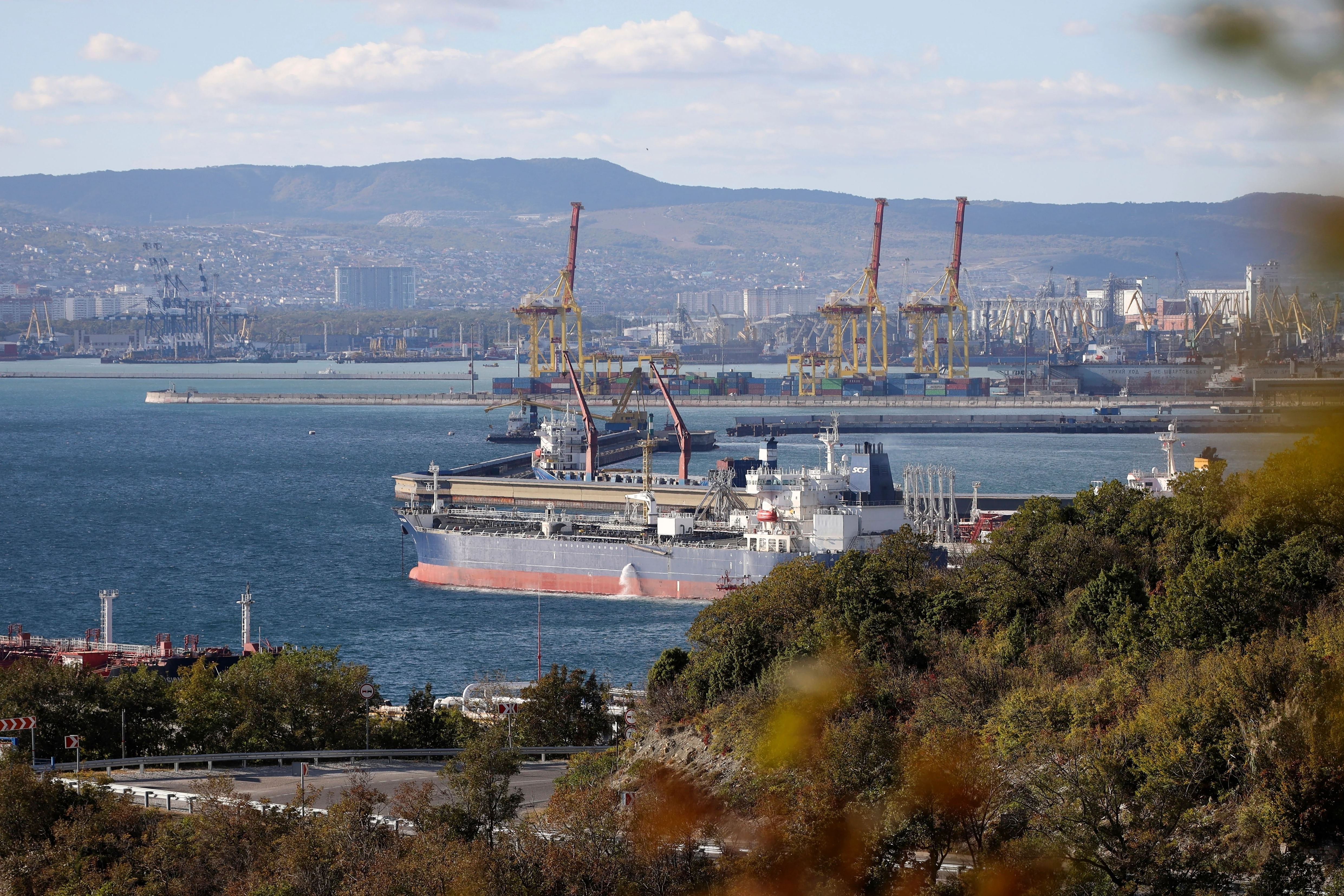 EU to Slash Russian Oil Cap, Ban Nord Stream Use in New Sanctions Push