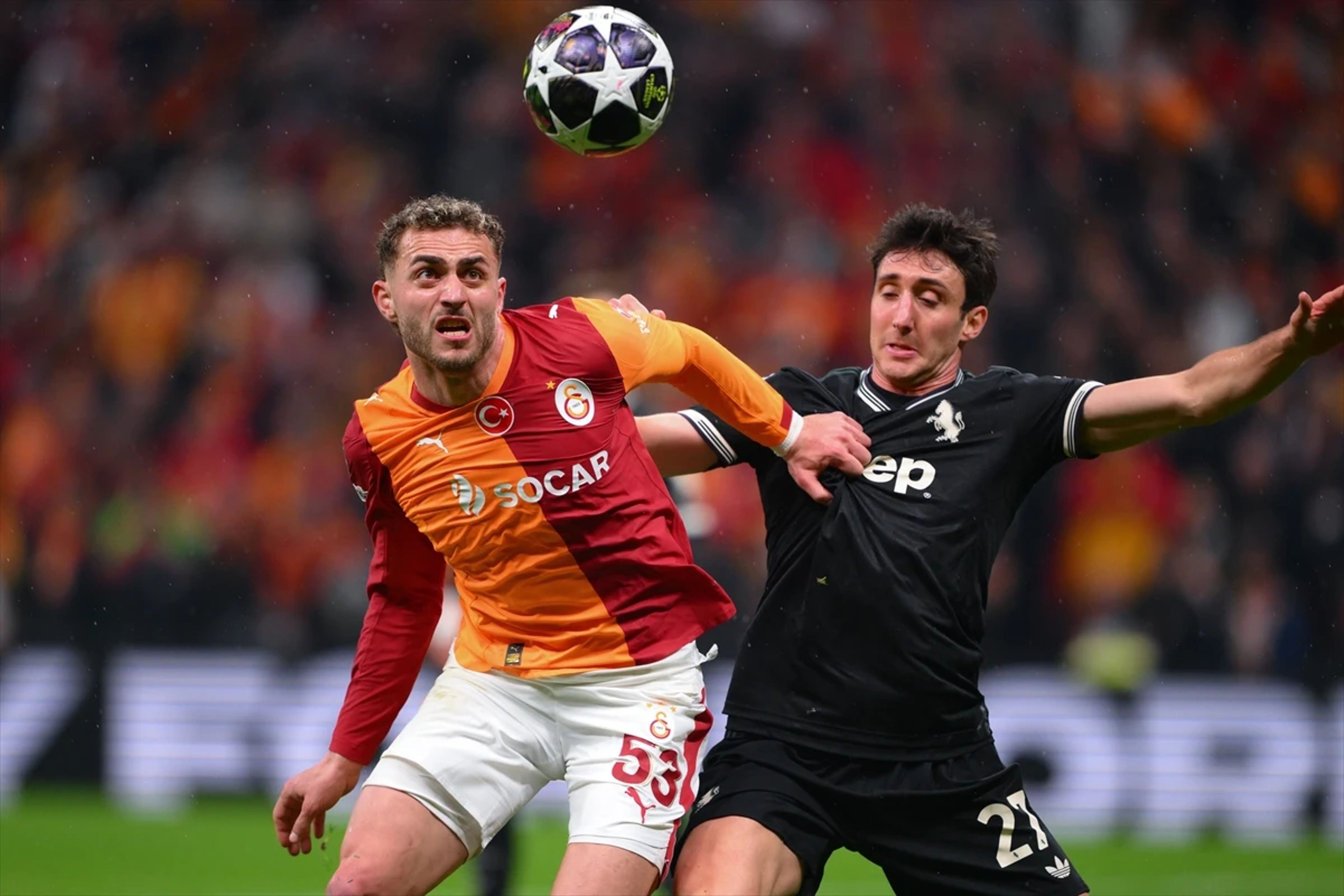 Juventus, 10 kişi mücadele etti