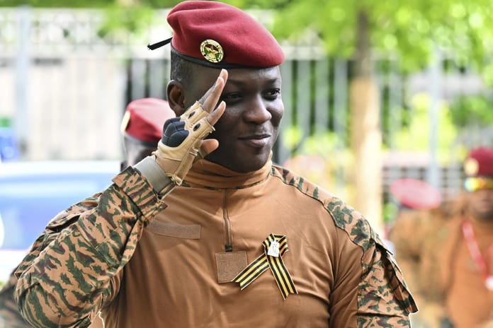 Burkina Faso seçim kurulunu kaldırıyor