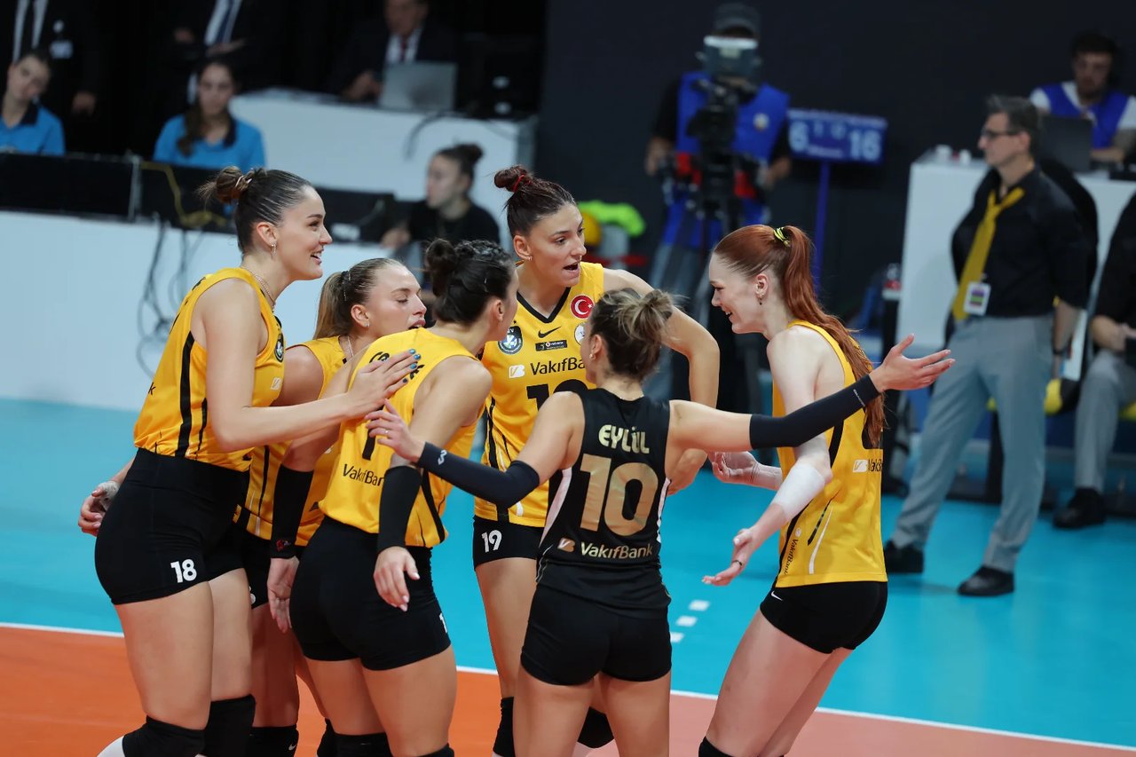 VakıfBank sezona galibiyetle başladı