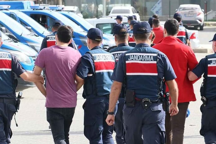 Jandarma 17 ilde dev operasyon 90 milyar TL'lik suç ağı çökertildi