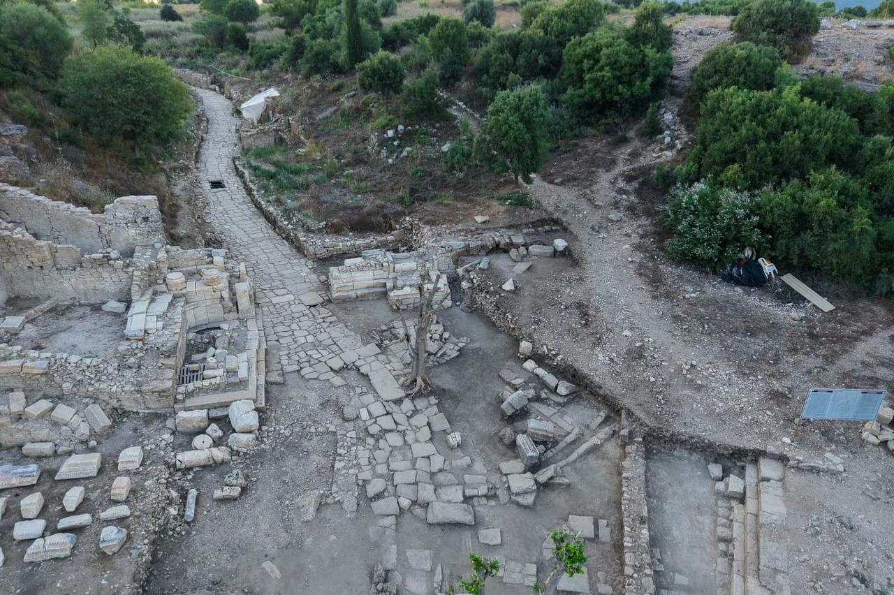 Aspendos'ta 2 bin yıllık Tiyatro Caddesi 