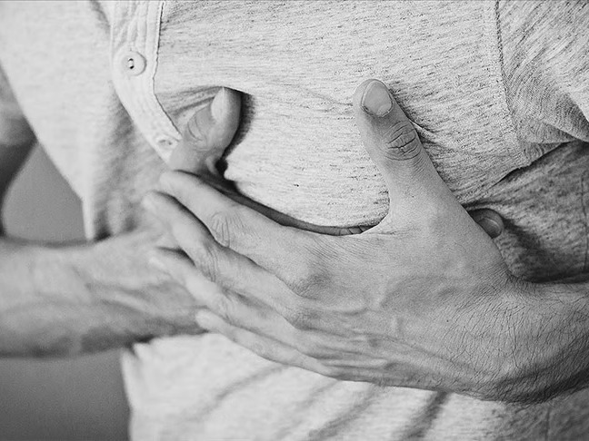 Nefes darlığıyla doktora gitti, karaciğerinden çıkan kistin boyutu şoke etti!