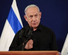 Netanyahu önce "Yahudi kahraman" olarak tanıttı saatler sonra düzeltti