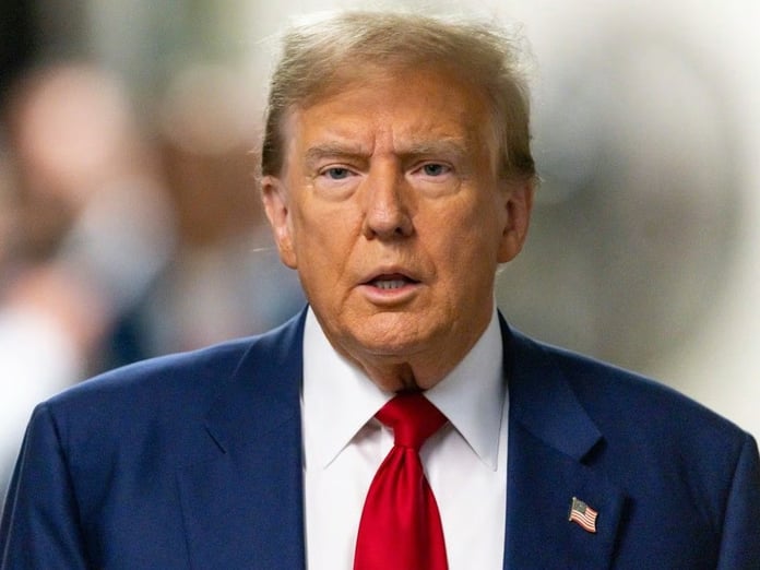 Trump İsrail’e desteğini yinelerken İran’a “masaya otur” çağrısında bulundu