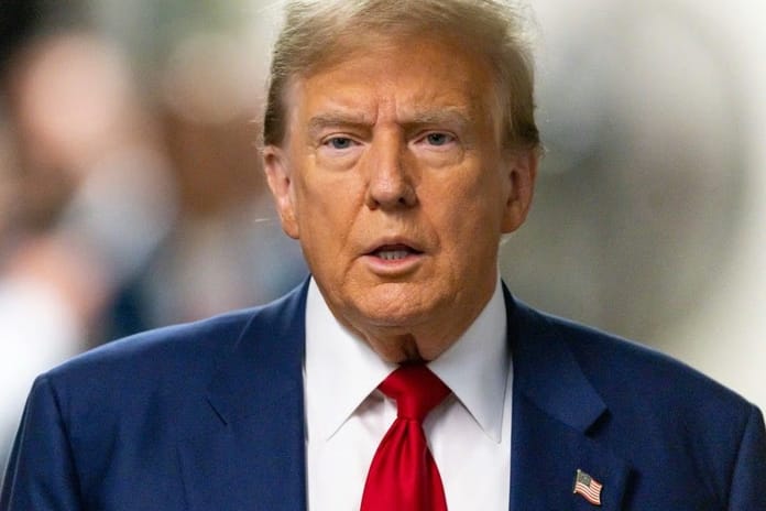 Trump İsrail’e desteğini yinelerken İran’a “masaya otur” çağrısında bulundu