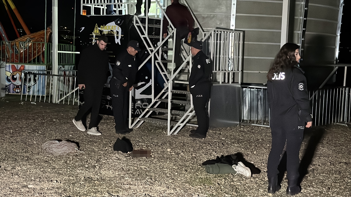Edirne'de lunaparkta facia! Aletten düşen genç hayatını kaybetti