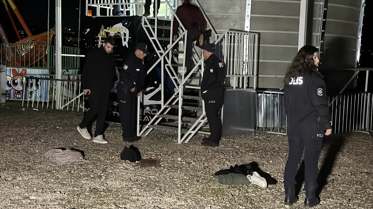 Edirne'de lunaparkta facia! Aletten düşen genç hayatını kaybetti
