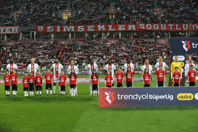 Süper Lig'de düşen üçüncü takım Sivasspor oldu: Samsunspor galibiyeti ve Çalımbay'ın sözleri