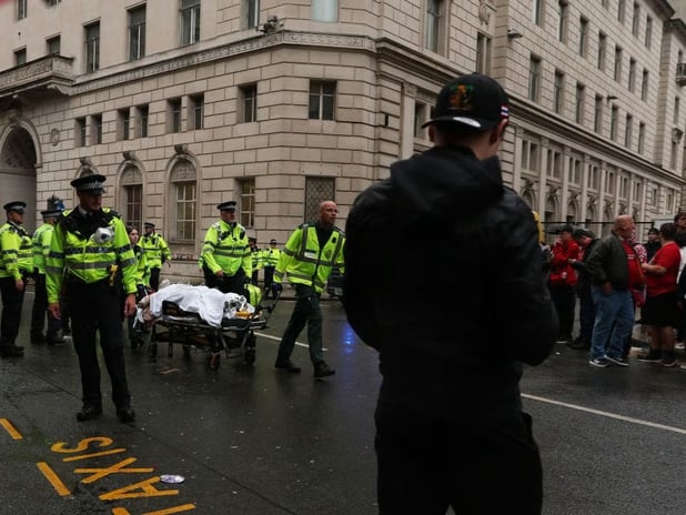 Liverpool'da bir araç kalabalığa daldı: 47 yaralı