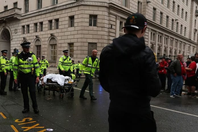 Liverpool'da bir araç kalabalığa daldı: 47 yaralı