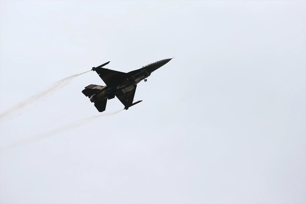 Jet sesi Eskişehir semalarında yankılandı