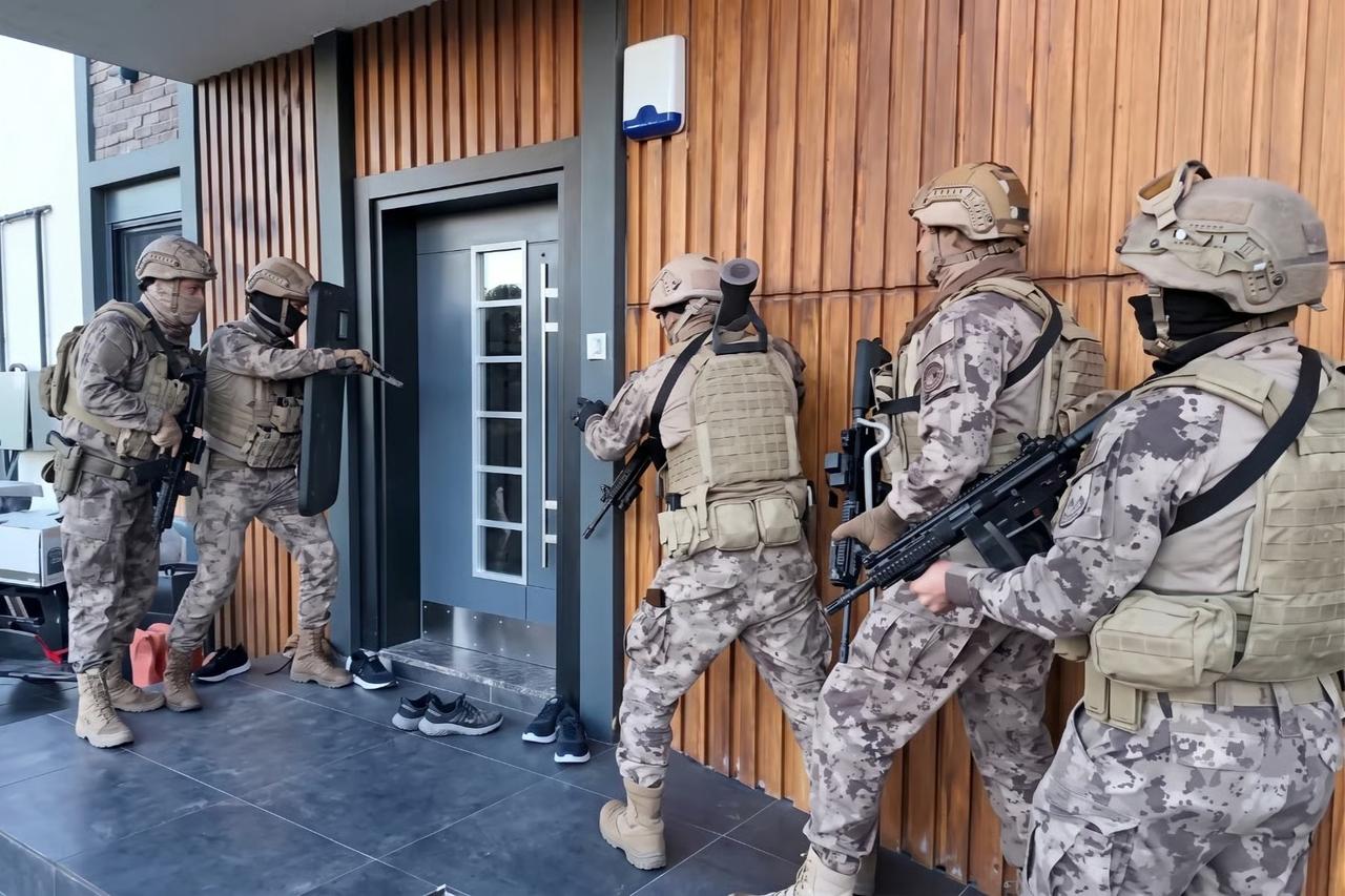 Kocaeli'de FETÖ'nün güncel yapılanmasına operasyon