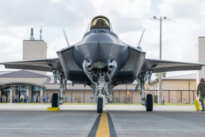 Almanya, 15 adet ek F-35 savaş uçağı satın alacak