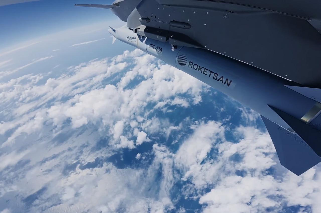 Bayraktar KIZILELMA’dan JET-230 ile tam isabet