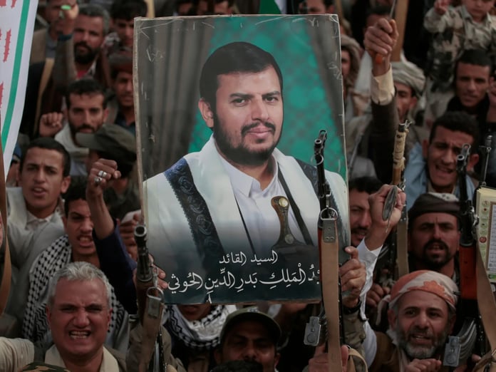 Husilerden ABD ve İsrail'e İran uyarısı