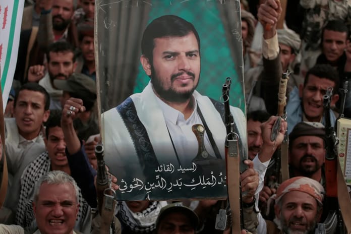 Husilerden ABD ve İsrail'e İran uyarısı