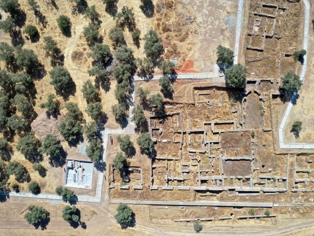 Tralleis Antik Kenti'nde 2 bin yıllık Roma villaları ortaya çıkarıldı