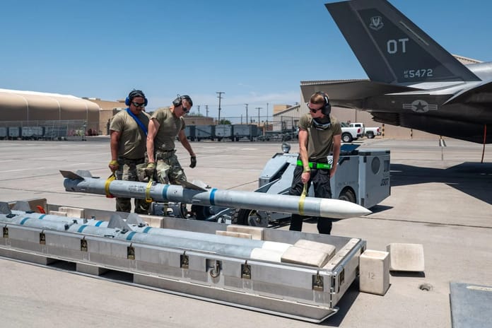 Finlandiya, F-35A filosu için AIM-120D-3 AMRAAM füzelerinin tedarikini onayladı