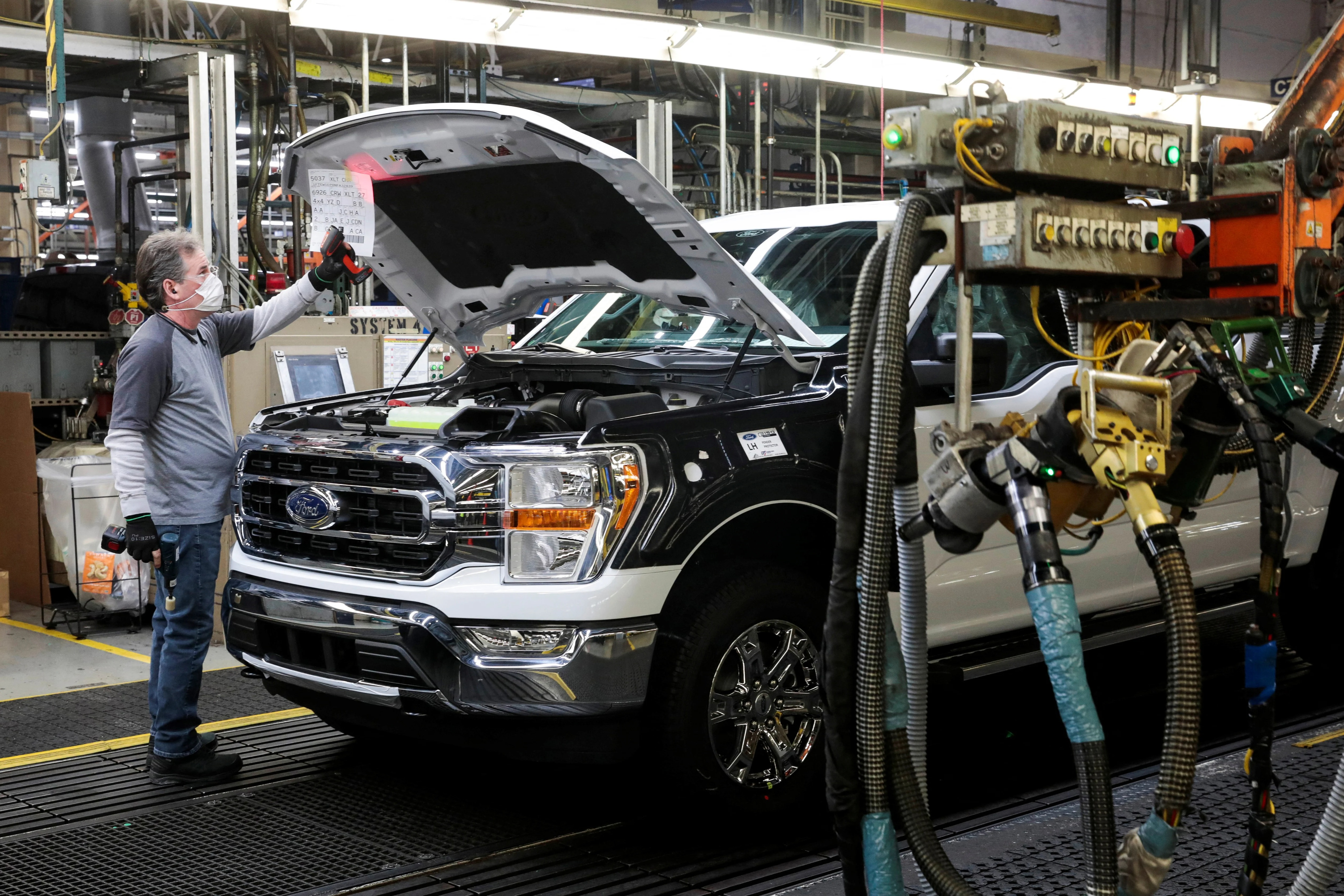 Ford Rehires Humans After AI Systems Fail Quality Checks