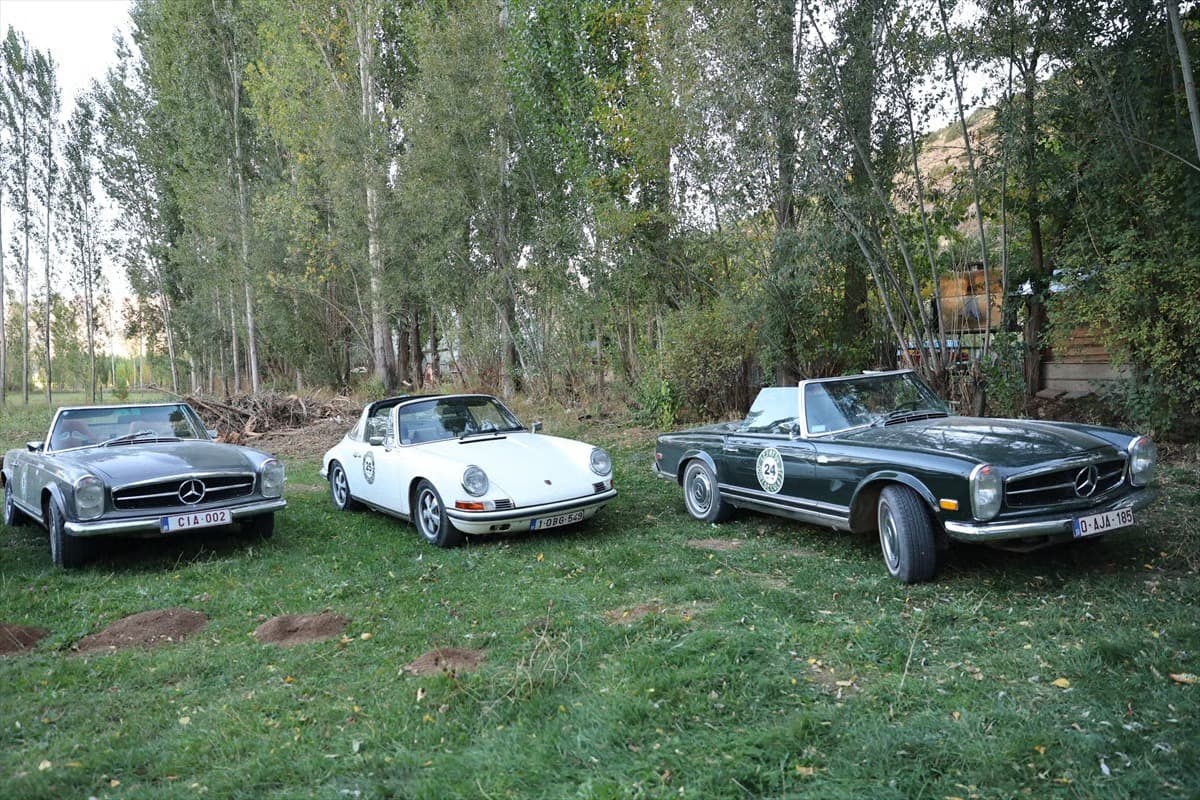 Klasik otomobiller ile Bayburt'a nostaljik yolculuk
