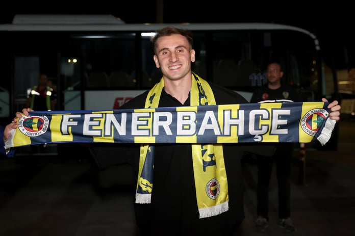 Fenerbahçe, milli oyuncu Kerem Aktürkoğlu'nu kadrosuna kattı