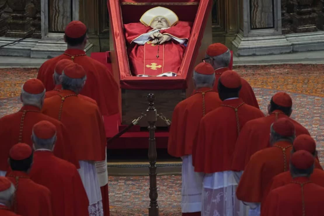 Papa Francis'in cenazesi diplomatik satranç tahtasına dönüyor
