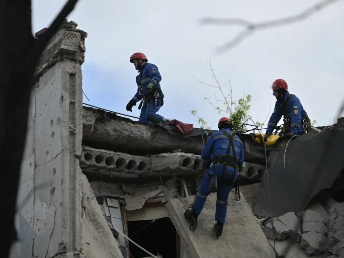 Russia and Ukraine Intensify Drone Strikes 
