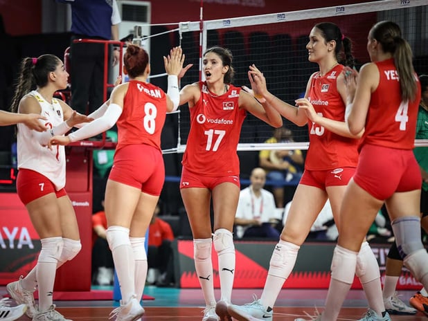 U21 Kadın Milli Voleybol Takımı, Dünya Şampiyonası'na net galibiyetle başladı