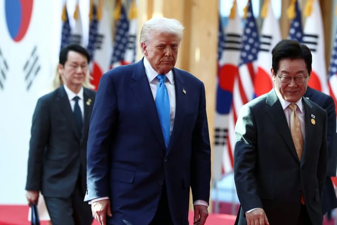 Trump'tan Güney Kore ziyaretinde nükleer denizaltı açıklaması