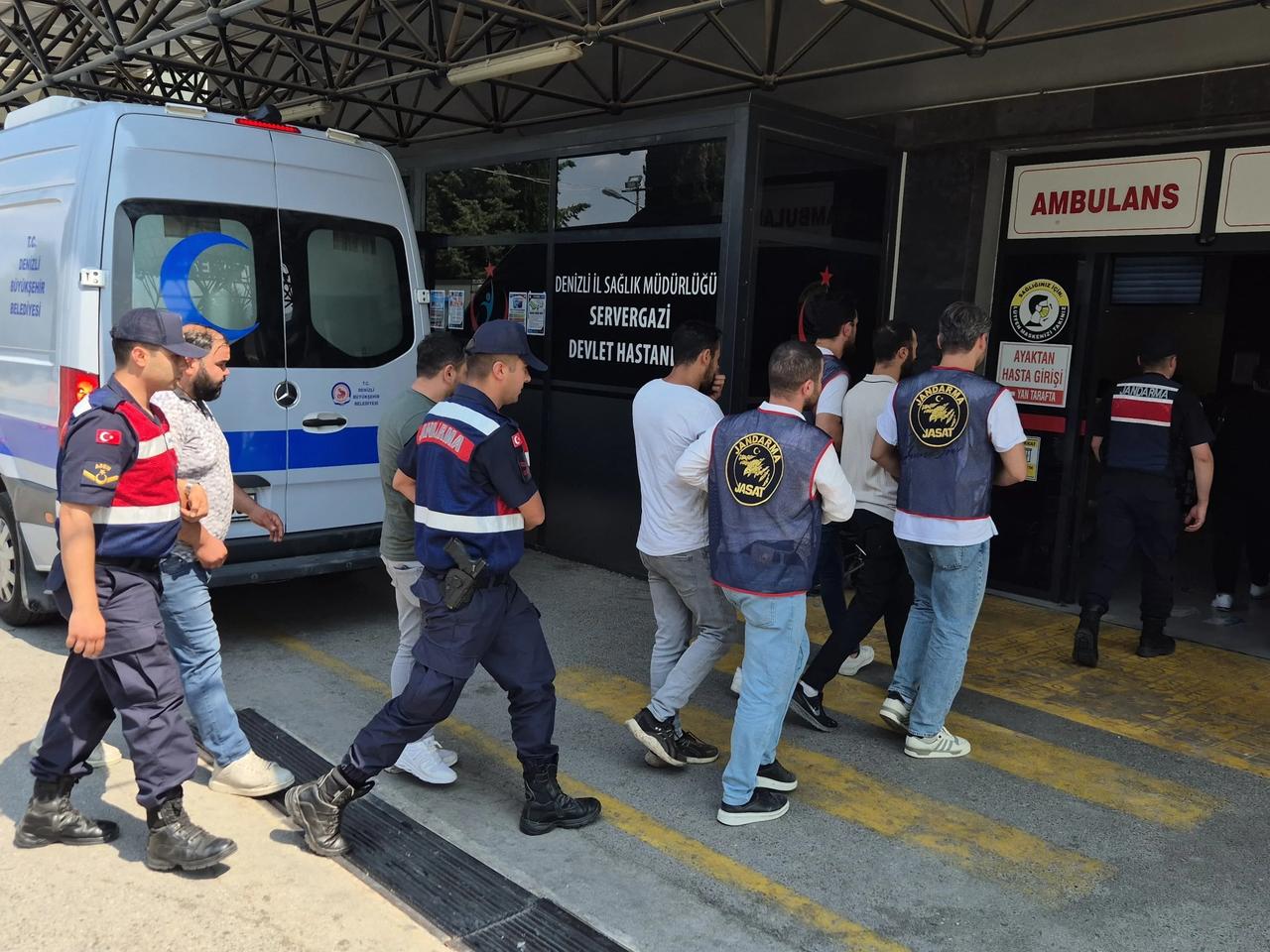 Çaldığı malzemeleri çatı yapımı için başkasına sattı