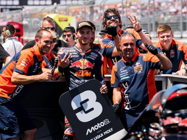 Dünya pistlerinde Türk rüzgarı: Milli motosikletçilerden Hollanda ve İspanya mesaisi